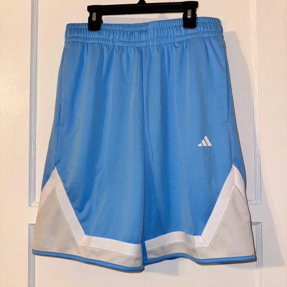 Men adidas shorts medium NWT